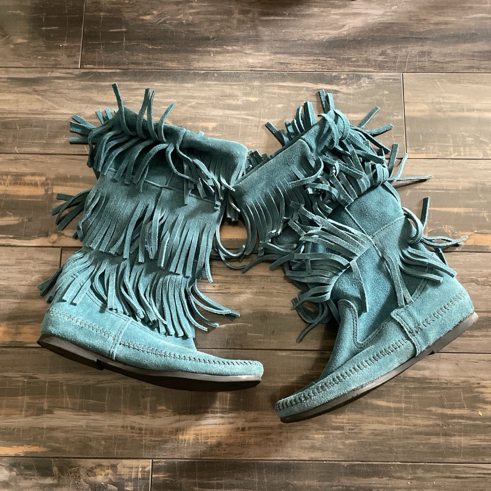 Womens Minnetonka three tier boots